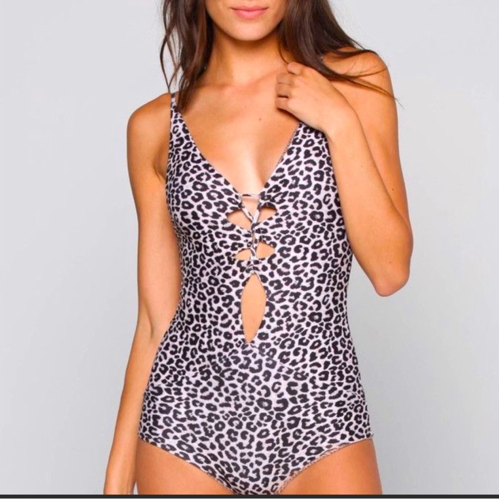 Acacia Kokomo Snow Leopard SZ Large
